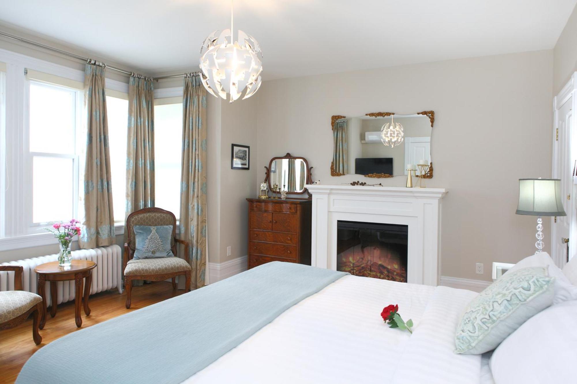 No 1 Grafton Inn Шарлъттаун Екстериор снимка