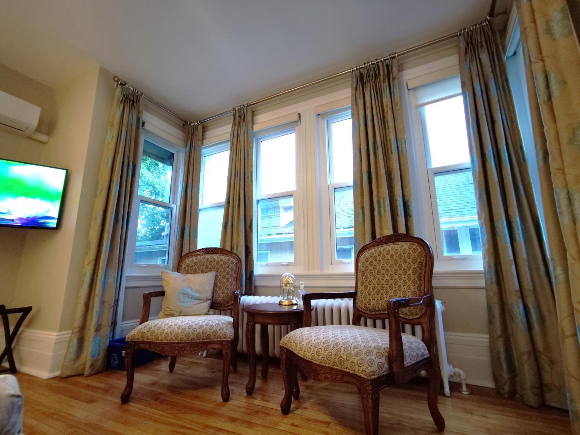 No 1 Grafton Inn Шарлъттаун Екстериор снимка